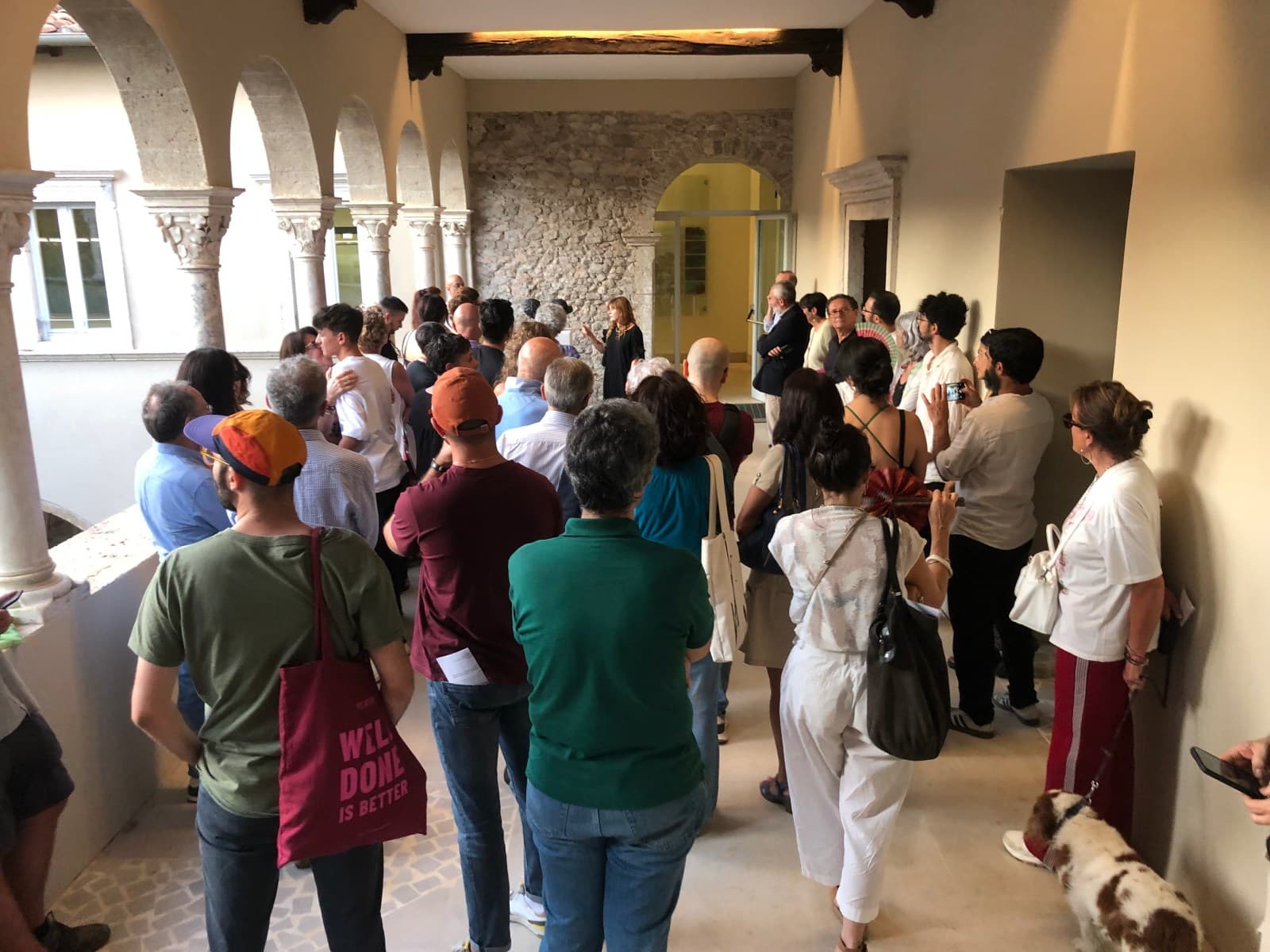 Veduta dell'allestimento della mostra ALCOVE nella loggia del Museo.