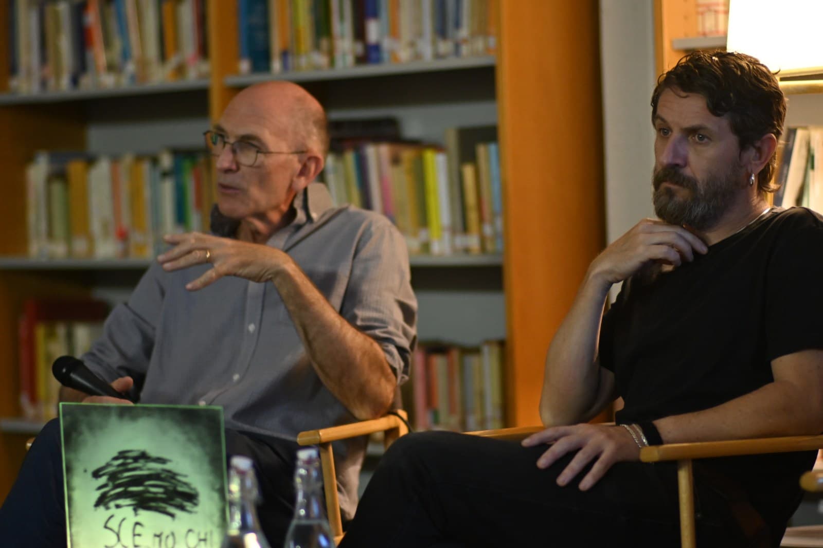 Alberto Timossi e Francesco Petrone in conversazione.